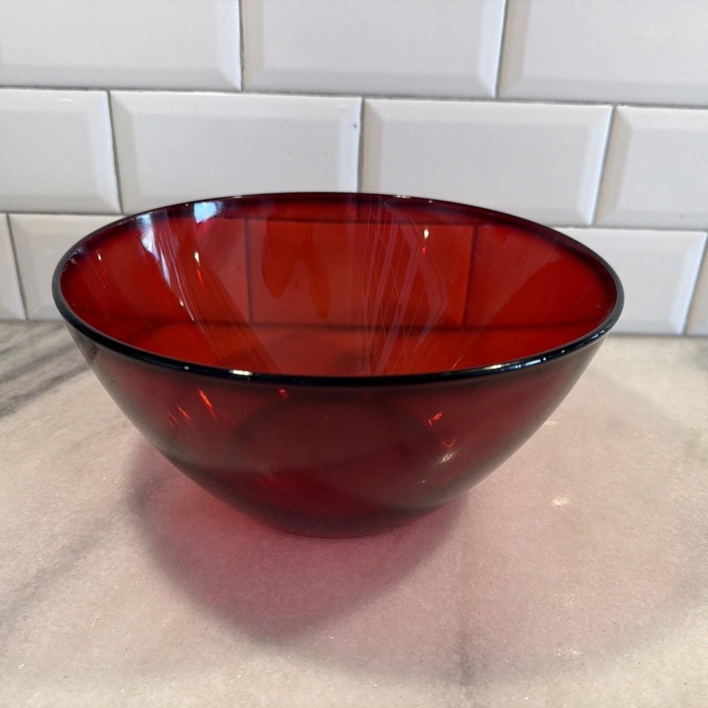 Arcoroc France Ruby Red 9" Diameter Round Serving Salad Bowl LN